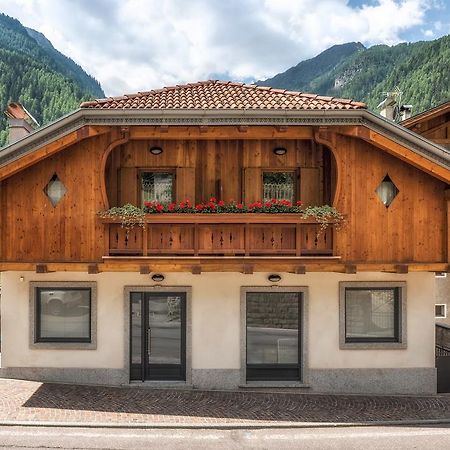 Appartamento Casa Elena Rabbi Esterno foto