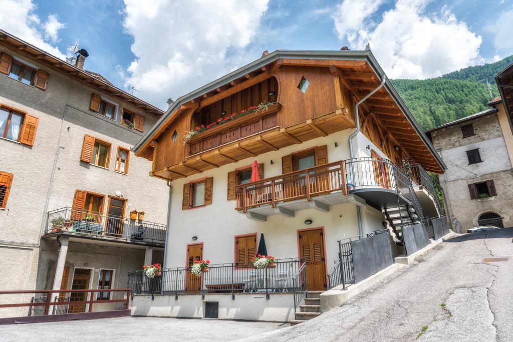 Appartamento Casa Elena Rabbi Esterno foto